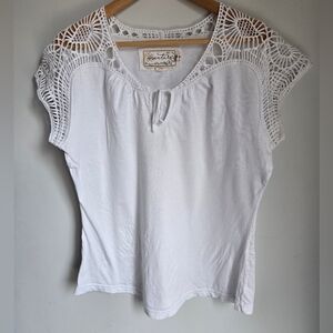 AVENTURA Elegant White Crochet Sleeve Organic Cotton & Modal Top